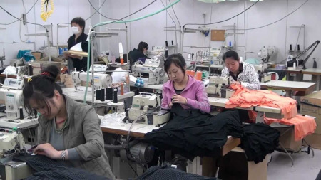 在日中國研修生(日本新華僑報網(wǎng)) 在日中國研修生(日本新華僑報網(wǎng))