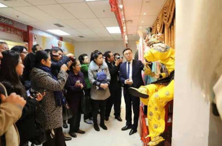學員在國家京劇院體驗京劇藝術 學員在國家京劇院體驗京劇藝術