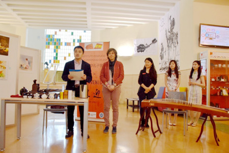 萊昂大學孔子學院第一屆茶文化主題畫展正式開幕(西班牙《歐華報》) 萊昂大學孔子學院第一屆茶文化主題畫展正式開幕(西班牙《歐華報》)
