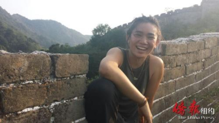 林美虹在北京期間游覽長(zhǎng)城。 (美國(guó)《僑報(bào)》)