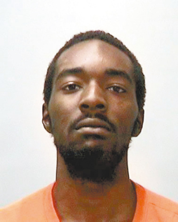 中央警察分局逮捕三名正搶劫三名女游客的非裔青年Kordell Carter。（舊金山警方提供）