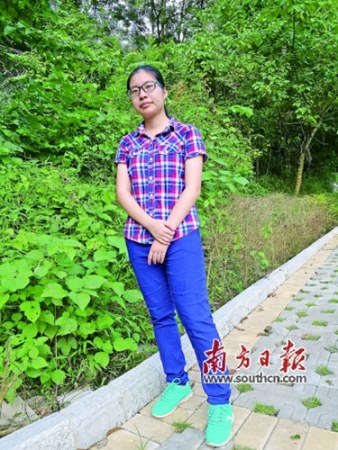 就讀于寶安中學的黃業(yè)玲今年考出了653分的好成績，她認為，讀書是改變自己命運的事情。