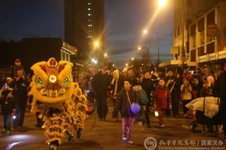 獅舞伴游