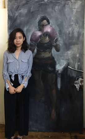 16歲女孩徐一坤畫兩米高巨幅《拳擊手》，此畫攬獲金獎并將在博物館與圖書館服務(wù)研究院展出一年。(美國《世界日報》/徐一坤供圖)