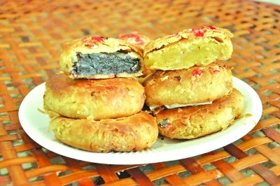 意溪朥餅餡心甜潤(rùn)，餅皮香酥。　　