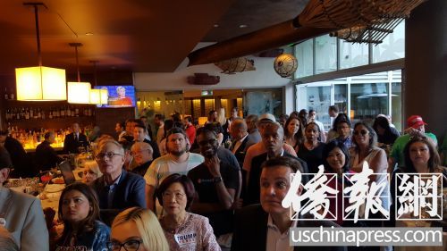 比華利山的洛杉磯共和黨部組織的觀看總統(tǒng)大選第一場(chǎng)辯論活動(dòng)。(圖片由劉吉米提供)