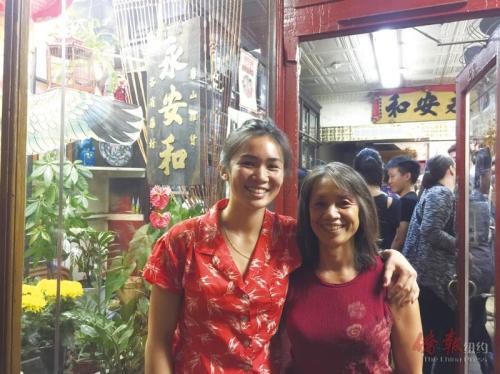 林美虹和媽媽。（美國《僑報》/楊柳依 攝）