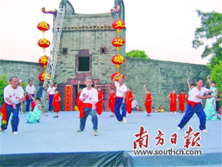 非遺展演活動(dòng)上的莫家拳表演。(橋頭文廣中心供圖)