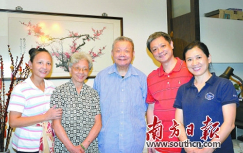  翁莉娟家里有五個“暨南人”。