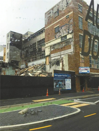 凱庫拉小鎮(zhèn)距震中不遠，不少建筑物被震壞。