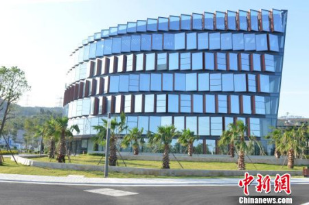 由世界知名公司麥肯錫主持規(guī)劃的晉江“三創(chuàng)園”科技創(chuàng)新孵化器?！≠囇嗵m 攝