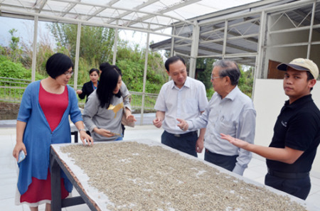 在越南胡志明市走訪廣西籍華人企業(yè) 在越南胡志明市走訪廣西籍華人企業(yè)