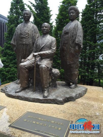 位于長崎福建會館的孫中山銅像 鄭松波 攝