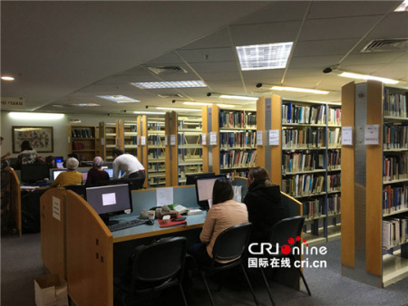 以色列理工學(xué)院的同學(xué)們?cè)趫D書館學(xué)習(xí) 以色列理工學(xué)院的同學(xué)們?cè)趫D書館學(xué)習(xí)