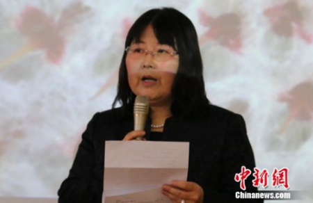 圖為在日華人女性交流會會長姜春姬致辭。
