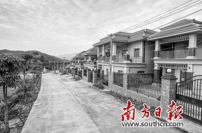 梅州蕉嶺華僑農(nóng)場將危房改造與規(guī)范農(nóng)村建房、“美麗鄉(xiāng)村”建設(shè)、農(nóng)村環(huán)境綜合整治等工作相結(jié)合。