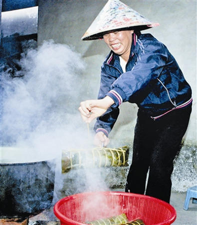 長角粽出鍋。