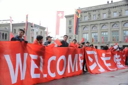 中西結(jié)合，Welcome 習(xí)主席！(彭大偉 攝)