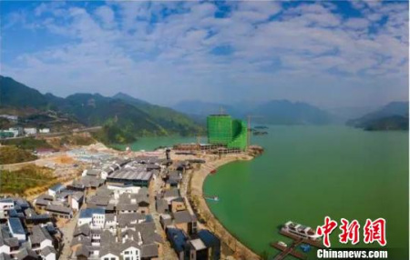 千峽湖生態(tài)旅游度假區(qū)。青田旅委提供