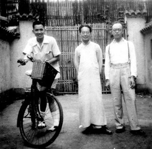 1946年，三連襟在上海(左起：顧傳玠、沈從文、周有光)