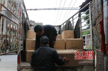 新度鎮(zhèn)陽城村制售假鞋窩點，查獲仿冒商標成品鞋695雙