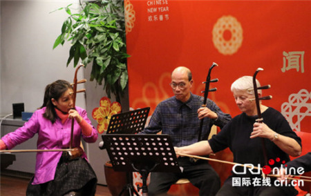 文化中心藝術(shù)班學(xué)員帶來二胡演奏 文化中心藝術(shù)班學(xué)員帶來二胡演奏