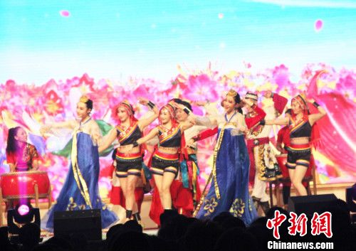 舞蹈《爭奇斗艷》。林永傳 攝