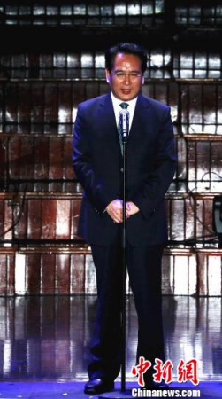 中國國務院僑辦副主任譚天星在演出前致辭?！≠嚭Ｂ?攝