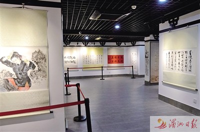 “媽祖情·中國(guó)心”書(shū)畫(huà)展在會(huì)館6樓展出。