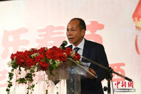 巴西華人協(xié)會(huì)會(huì)長(zhǎng)朱蘇忠致辭。 <a target='_blank' >中新社</a>記者 莫成雄 攝