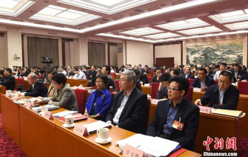2月19日，全國僑辦主任會議在北京召開。各省區(qū)市和新疆生產(chǎn)建設(shè)兵團僑辦負責(zé)人，副省級城市僑辦負責(zé)人等出席會議?！?a target='_blank' >中新社</a>記者 張勤 攝