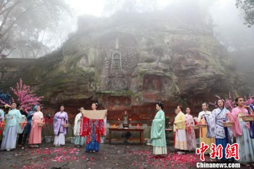 瀘縣玉蟾山第三屆花朝節(jié)。曾佐然 攝 鄒立揚(yáng) 攝