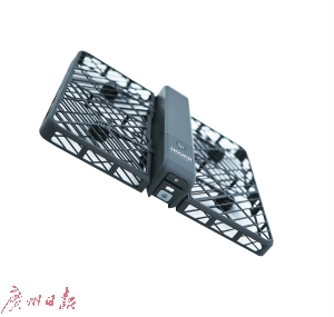 王孟秋發(fā)明的“小黑俠”無人機。