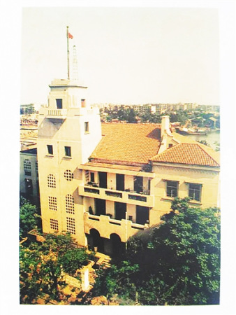 海口海關大樓，1990年代前開口在得勝沙路一側(cè)。
