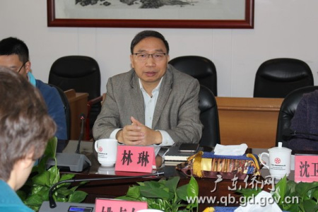 廣東省僑辦林琳巡視員在座談會上講話。