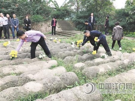 鮮花祭“先僑”。