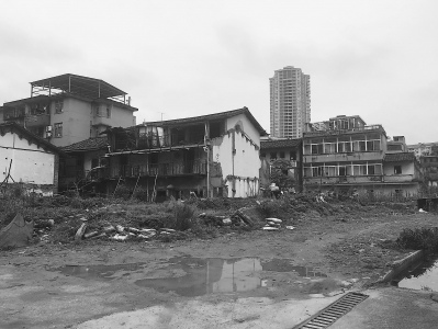 規(guī)劃改造片區(qū)內(nèi)，還有房屋未拆遷。