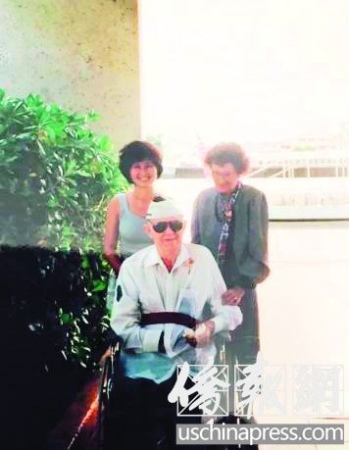 90年代沈佩君派駐夏威夷期間參觀珍珠港。(美國《僑報》/管黎明 攝)