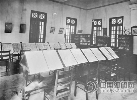 景堂圖書館報紙雜志室（攝于1933年）。