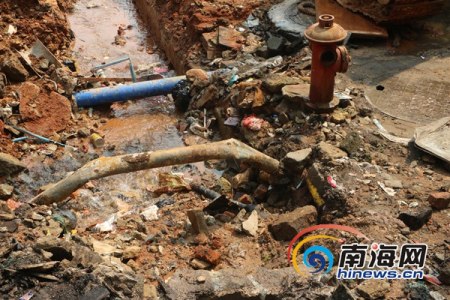 文昌文城鎮(zhèn)天然氣管道泄漏。 通訊員 鄭棉航 攝