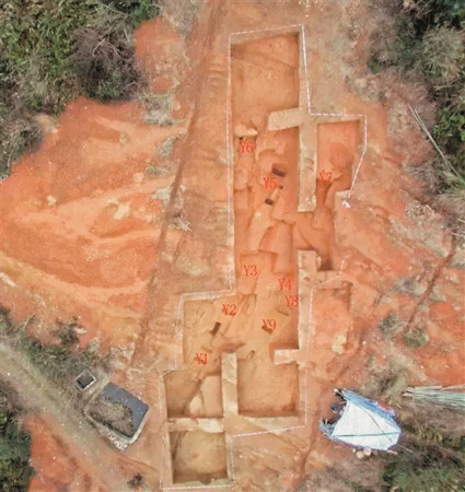 永春苦寨坑原始青瓷窯址遺跡全景 (中國(guó)文物報(bào)) 永春苦寨坑原始青瓷窯址遺跡全景 (中國(guó)文物報(bào))