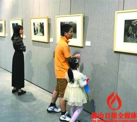 昨日，“美麗時代：安哥攝影展”在北滘文化中心舉行。