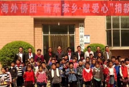 合影留念。