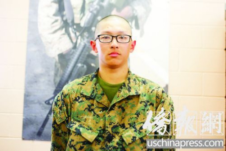 劉中杰加入海軍陸戰(zhàn)隊。（美國《僑報》/陳沉 攝）