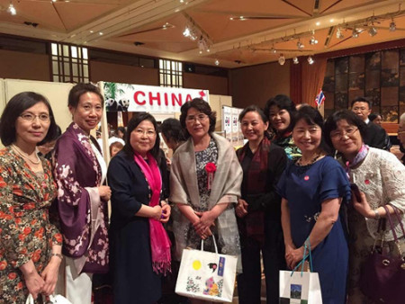 在日女性積極參加活動。