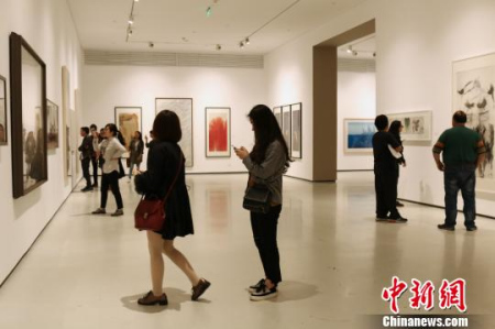 “無垠：行進(jìn)中的水墨運(yùn)動——中國當(dāng)代水墨年度大展”現(xiàn)場。四川美術(shù)學(xué)院供圖