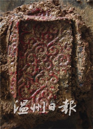 宋代剔犀鏡盒。