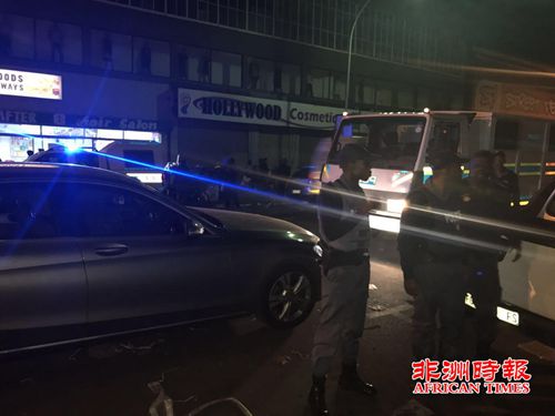 布隆方丹市爆發(fā)騷亂，多家中國店鋪受波及。(南非《非洲時(shí)報(bào)》)