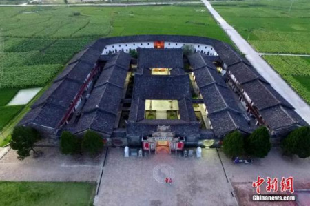 空中鳥瞰福建上杭?jí)延^的李氏大宗祠。王東明 攝