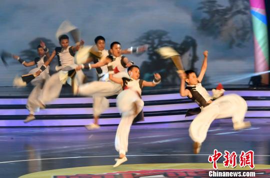 武術(shù)表演《炫境》?！蚊?攝
